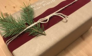 Simple and Elegant Brown Paper Gift Wrapping